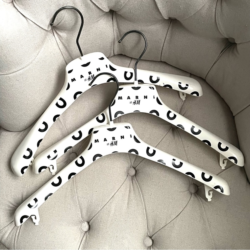 🖤 Marni X H&M Set Of 3 cloth garment HANGERS